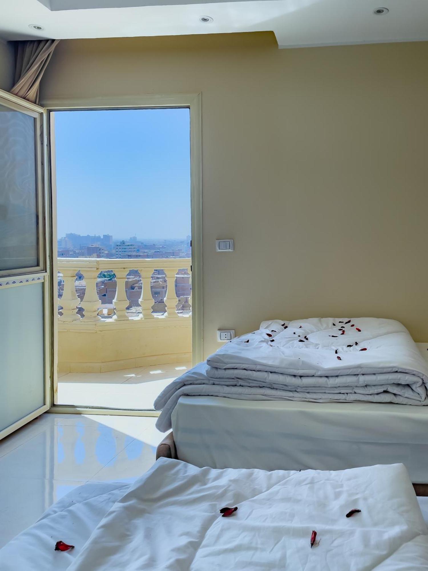 Jumeirah Pyramids View Inn Kafret el-Gabal Exteriér fotografie